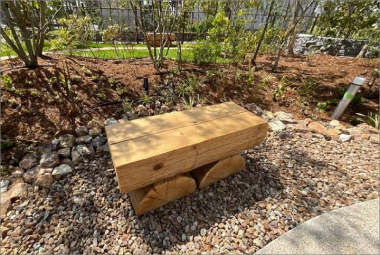 お気に入りの愛車をしまう宝箱のような庭空間